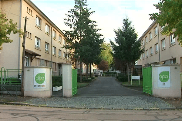 Un des bâtiments de l'AFPA, rue de Babylone à Limoges, pourrait accueillir une quarantaine de migrants.