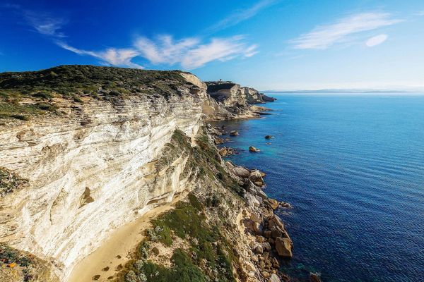 La côte sud à Bonifacio.