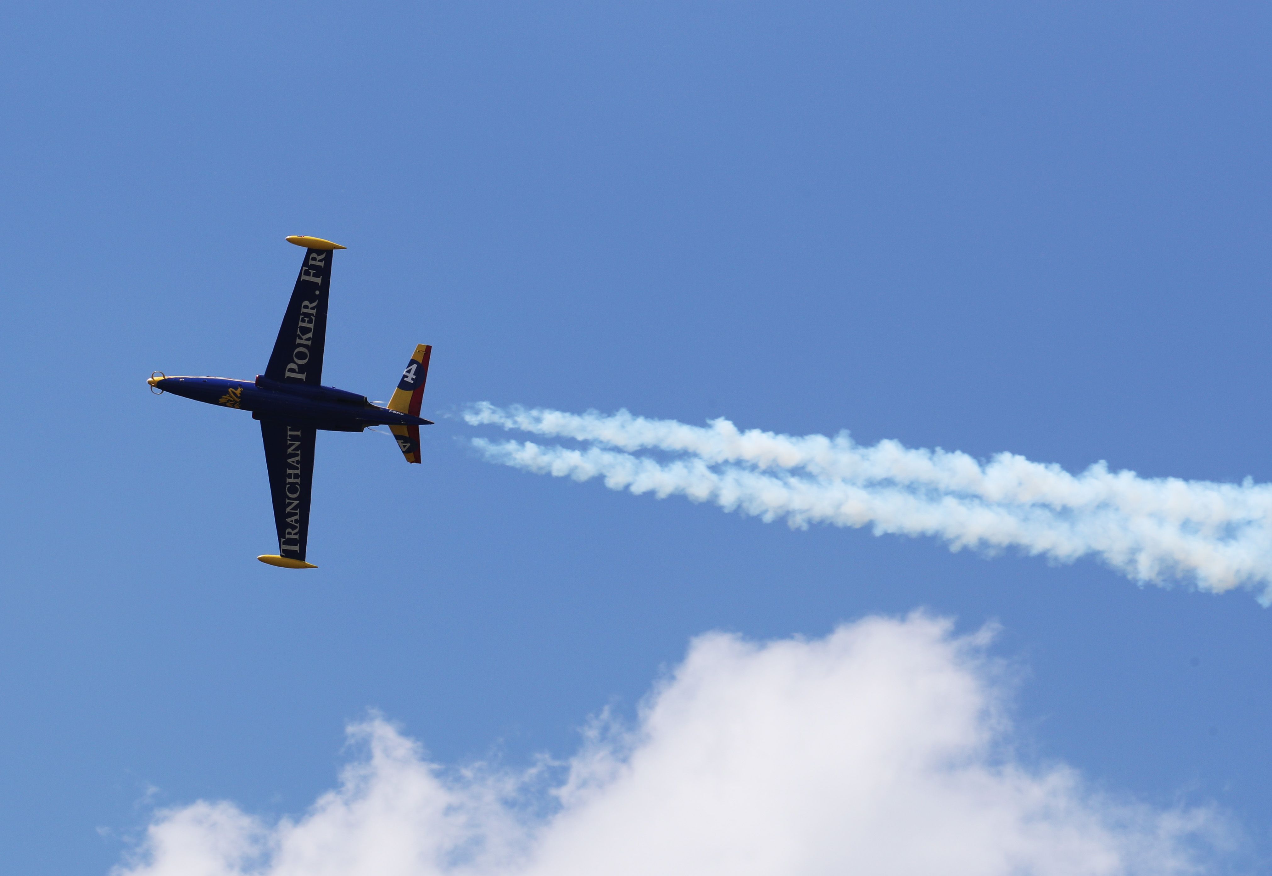 Lors du meeting de la patrouille de France au Lavandou, un avion s'écrase  en mer, les secours déployés