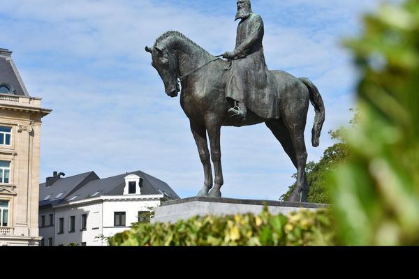 Les manifestations antiracistes ont fait resurgir le passé colonial de la Belgique et le rôle joué par le roi Léopold II dont la statue a été prise plusieurs fois pour cible. 