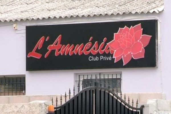 Les tirs se ont produits devant la discothèque Amnésia, à Carnoux.