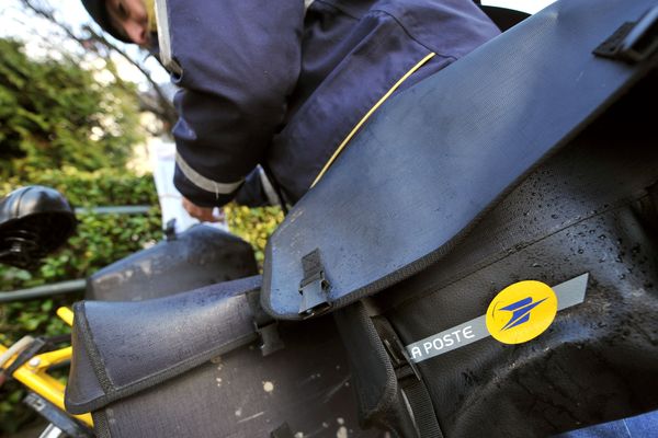 1,6 kg d'un même courrier dans la sacoche du facteur grâce à Orange...