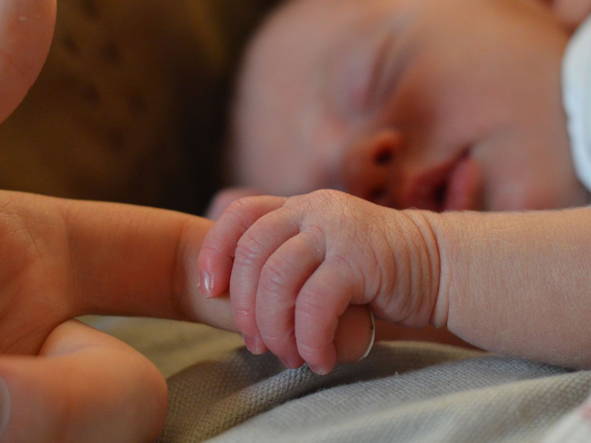 Apres Des Cas De Coqueluche Au Chu De Tours Les Pediatres Rappellent L Importance De La Vaccination Des Bebes