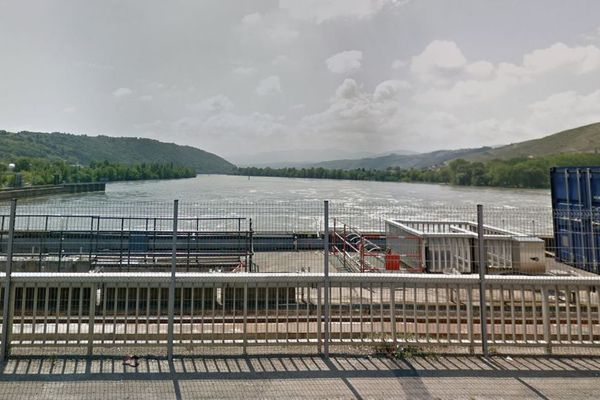 Un cadavre a été repêché au niveau du barrage de Reventin-Vaugris (Isère), jeudi 13 juin.