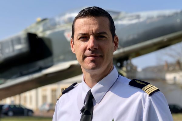 Tours Que Va Devenir La Base Aerienne Militaire