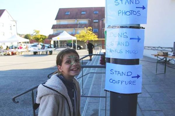 Joanny, 13 ans, vit dans le Territoire de Belfort. Elle est atteinte de mucoviscidose.