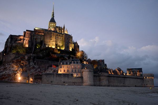 Le stationnement au Mont Saint Michel payant la nuit à partir du 1er juillet