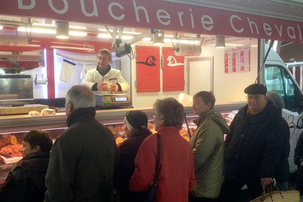 Boucher sur le marché de Brive