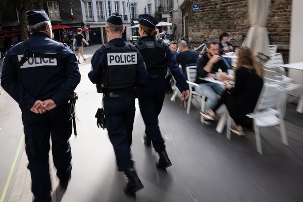 Les membres de Dernière Rénovation ont bloqué la circulation sur le Pont de Sèvres