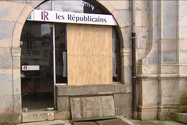 Vandalisme à la permanence Les Républicains de Besançon constaté le 1er mai 2017