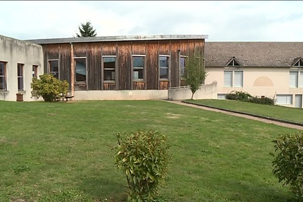 Le lycée d'Étang-sur-Arroux.