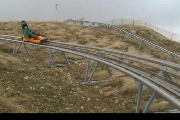 La luge d'été du Markstein connaît presque autant de fréquentation qu'en juillet et août, avec 500 descentes par jour