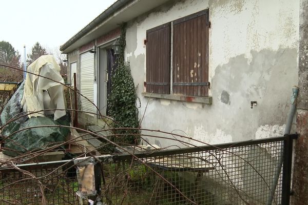 C'est dans sa maison de Commensacq (Landes) que Guy Lecomte, 54 ans, a été tué de 32 coups de couteau le 27 septembre 2019.