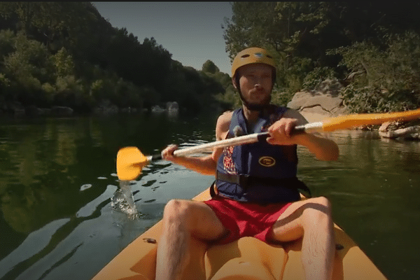 Martin est guide canoé au sien de la base nautique Roc’N River, à
Saint-Bauzille-de-Putois.