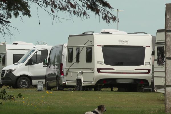 Un camp de gens du voyage à La Rochelle en octobre 2023