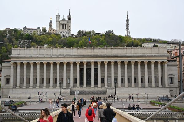 Le palais de justice de Lyon, les "24 colonnes".