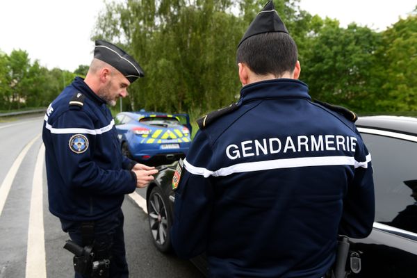 Image d'illustration. Les gendarmes recommandent aux usagers de "rester prudents" sur les routes en cette période de fêtes.