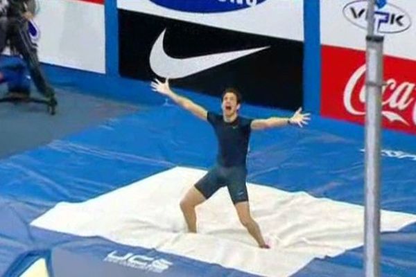 Renaud Lavillenie vient de sauter à 6'16m à Donesk