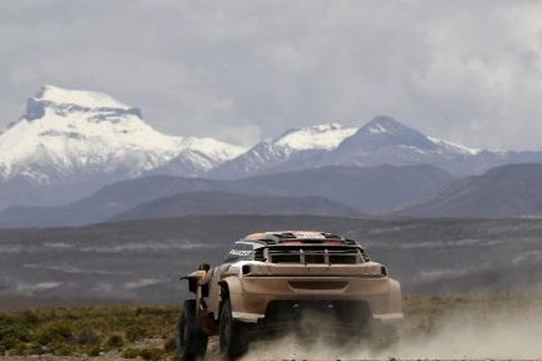 Le pilote Peugeot Stephane Peterhansel et son copilote Jean Paul Cottret lors de l'étape 8 du Dakar 2018 entre Uyuni and Tupiza, Bolivia, 