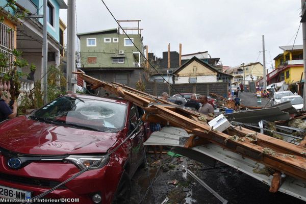 Le cyclone Chido s'est abattu sur Mayotte, département le plus pauvre de France. En métropole, les Mahorais se mobilisent pour apporter leur aide.