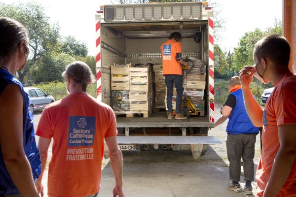 Beaucoup de nouvelles personnes ont demandé l'aide alimentaire au Secours Catholique.