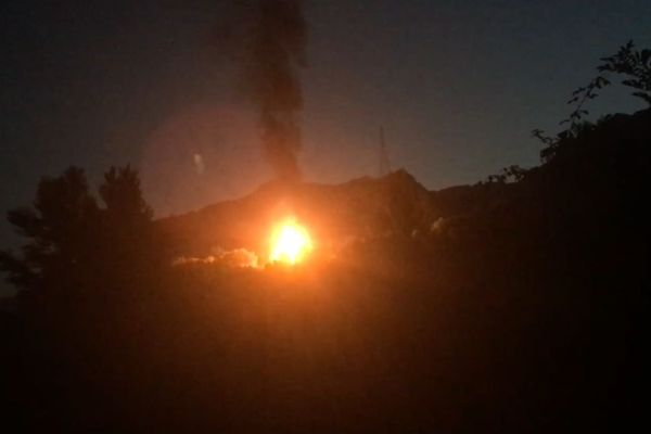 La flamme a été visible dans l'ensemble de l'agglomération de Grenoble.