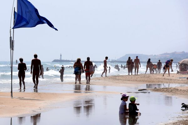 La plage de Robinson à Marseillan plage dans L'Hérault serait la plage la plus propre de France d’après un classement de l’association Eau et rivière de Bretagne et selon les données de l’ARS