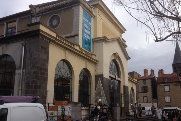 La halle de Riom, construite en 1795, n'avait jamais connu de rénovation depuis 1930. 