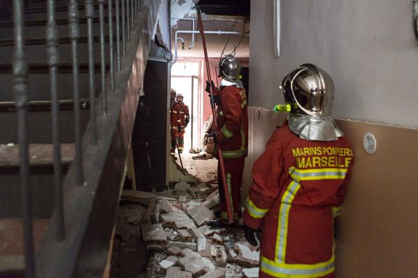 Cette intervention a nécessité l’intervention de six véhicules et près de 20 marins-pompiers.