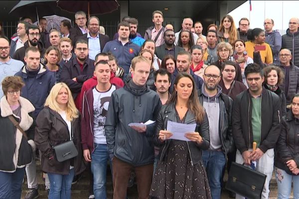 Suite à des violences, une cinquantaine d'enseignants du lycée de la Tourelle (Val-d'Oise) a fait part de leur "inquiétude" dans une déclaration commune.