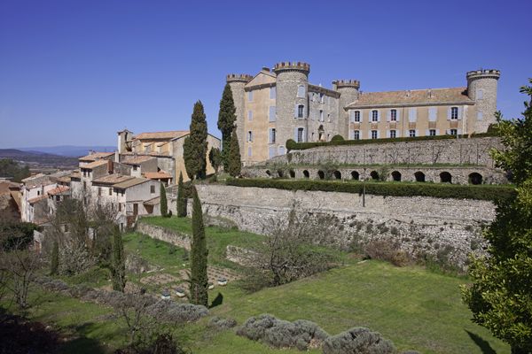 Le château de Saint-Martin-de-Pallières dans le Var.