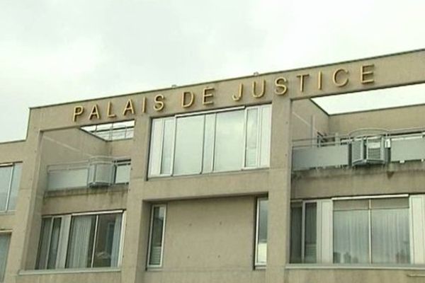 Deux Ans De Prison Pour L Auteur De Coups De Feu Lors D Un Concert A Clermont Ferrand