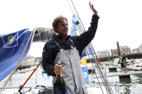 Charlie Dalin vainqueur de la dernière étape de la Solitaire du Figaro à Dieppe
