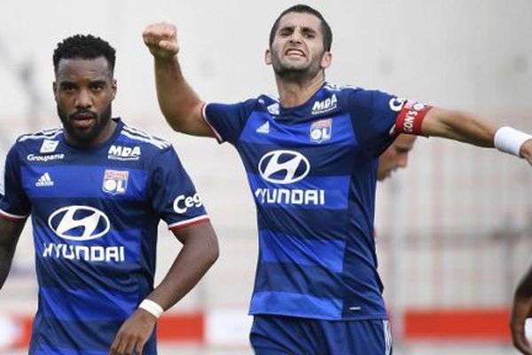 Alexandre Lacazette et Maxime Gonalons, contre Dijon, le 27 aôut.