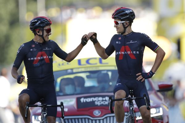 Richard Carapaz a laissé la victoire à son équipier Michal Kwiatkowski.