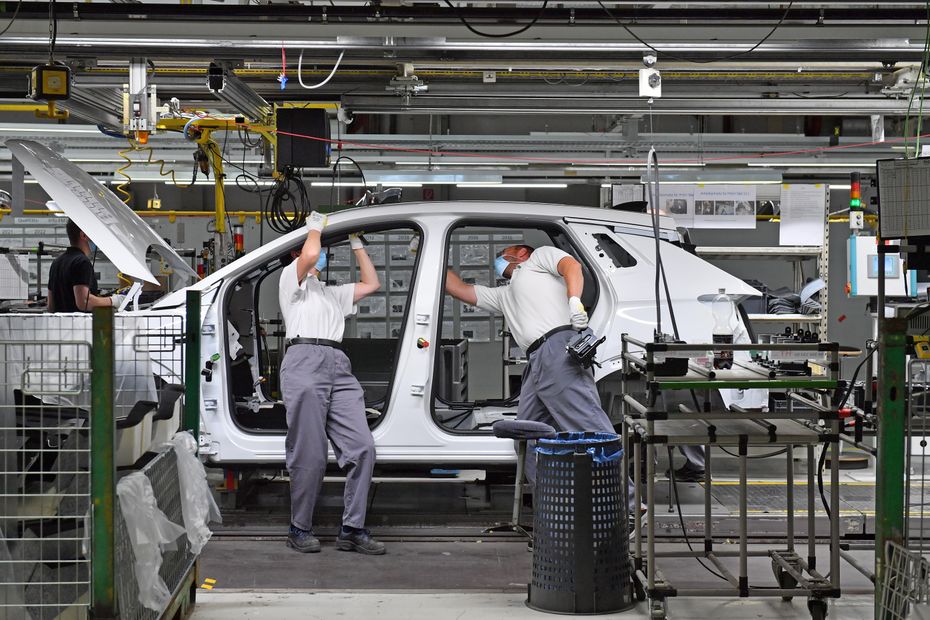 Stellandis schließt Opel-Werk in Deutschland wegen fehlender Elektronikkomponenten, Produktionsverlagerung nach Sochas