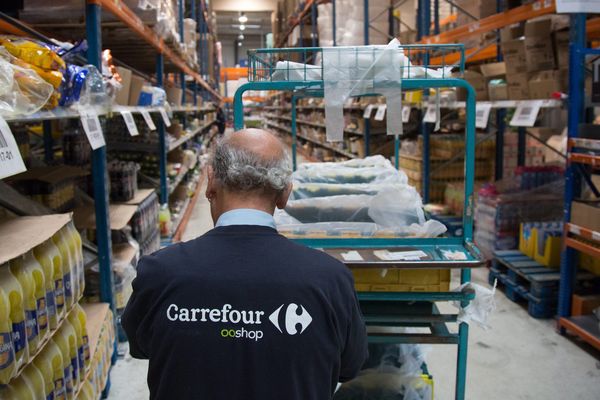 Une société, assurant les livraisons et préparations de commandes pour l'enseigne Carrefour, a été condamnée le 11 mai 2020 par le tribunal de Lyon, pour défaut de protection de ses salariés face à l'épidémie de coronavirus.