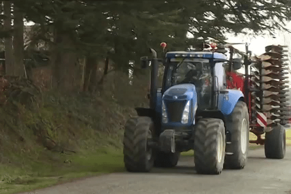 La remorque de son tracteur aurait été flashée à 107 km/h sur une route des Yvelines limitée à 90...