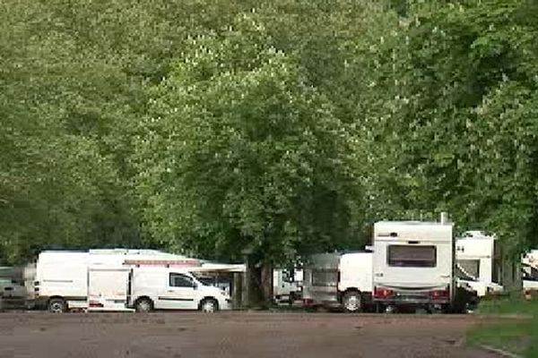 Gens du voyage en stationnement illégal à Limoges