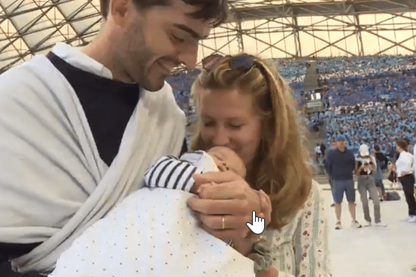 Le bébé de Guillaume et Florence a été embrassé par le pape lors de sa messe au stade Vélodrome à Marseille, le 23 septembre 2023.