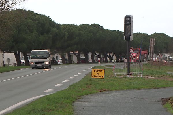 Symbole du mécontentement des habitants, deux radars sur les quatre existant ont été vandalisés depuis novembre 2022.