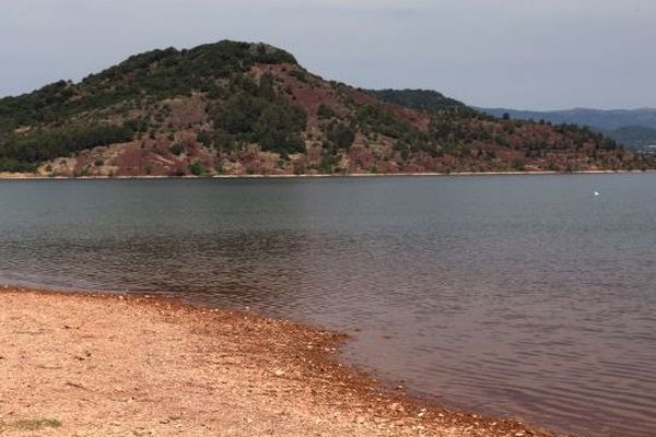 Une des plages en bordure du lac du Salagou dans la région de Clermont l'Hérault. Archives.