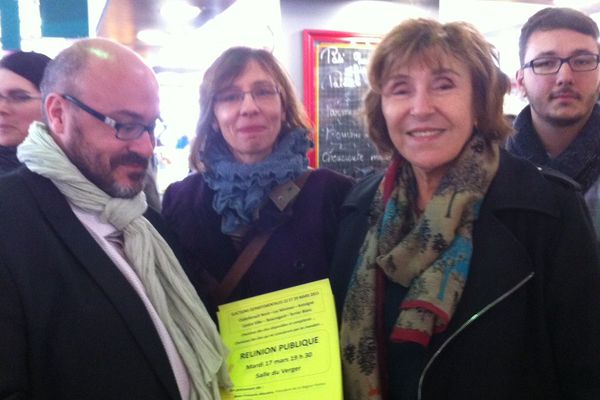 Edith Cresson, entourée de Cyril Cibert, Isabelle Nasseron, Béatrice Forestier et Flavien Cartier.