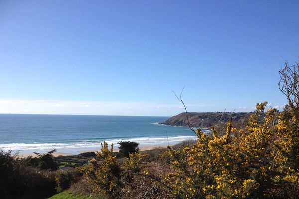 L'anse de Sciotot par la Roche dans le Cotentin.