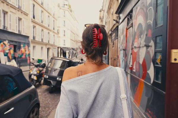 Emilie a débuté son activité de community manager à Montmartre il y a deux ans en proposant ses services aux commerçants du quartier