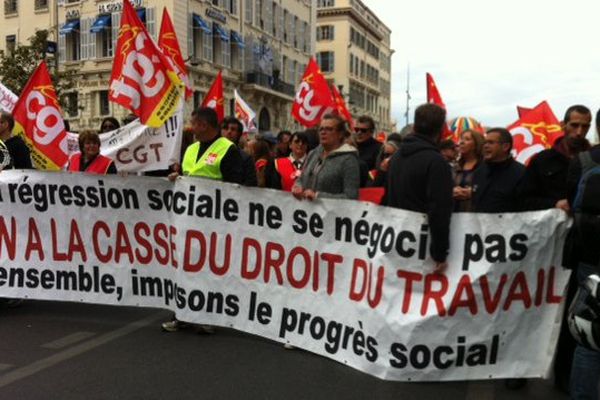 Manifestation sur la Canebière à Marseille, le jeudi 28 avril 2016