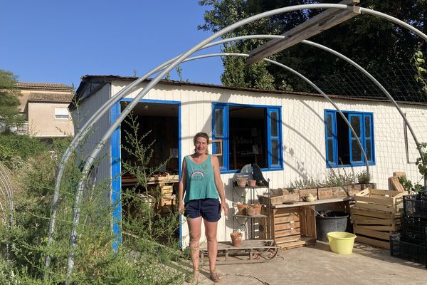 Delphine Mercier, maraîchère à Pézenas, Hérault.