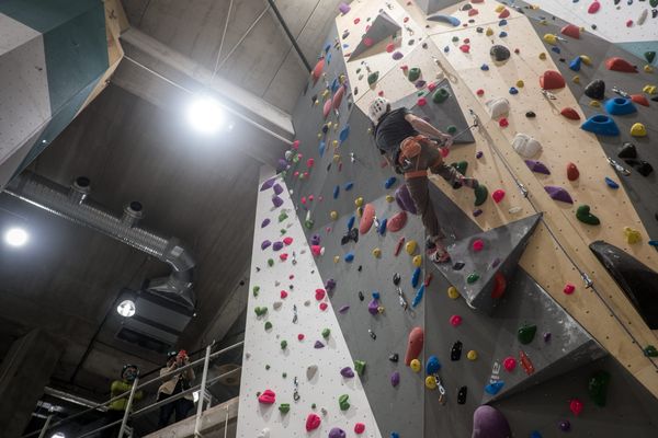 Le mur d'escalade duquel a chuté la victime culmine à plus de 20m de hauteur.