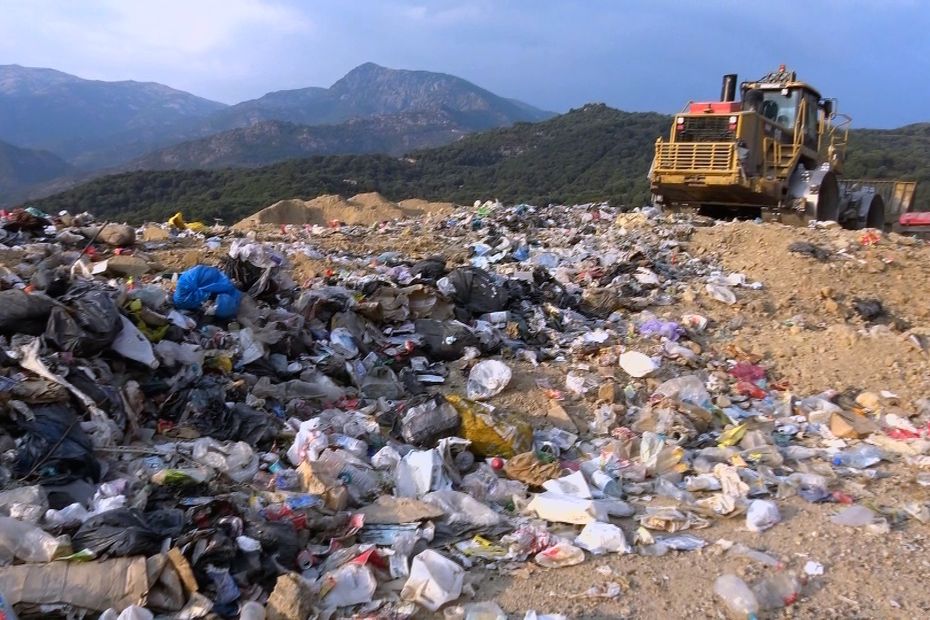 The documentary “Le cri des goélands” exposes the problem of waste treatment, from Corsica to Occitania