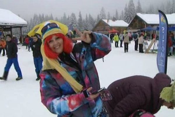 Skieuse déguisée à Plaine-Joux